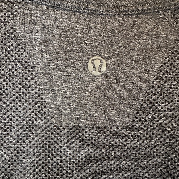 Lululemon Metal Vent Tech Long Sleeve Henley - MED 22” P2P - Picture 5 of 6
